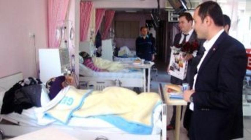 Ak Parti Gediz Gen&ccedil;lik Kolları &Uuml;yeleri, Hastaları Ziyaret Etti