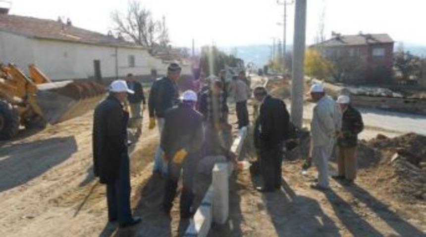 B&uuml;nyan Sağlık Mahallesi&rsquo;nde Kavşak D&uuml;zenlemesi Yapıldı