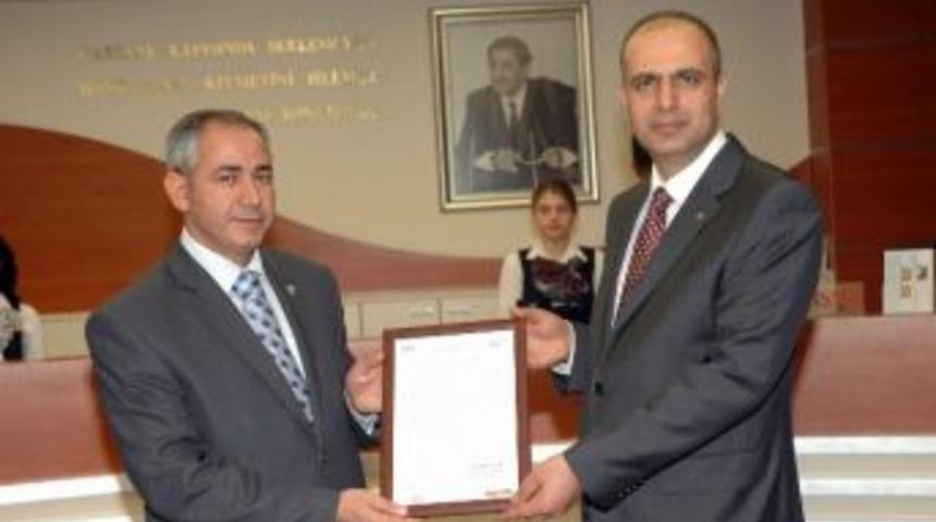 Sgk&rsquo;dan &Ouml;zel Sani Konukoğlu Hastanesi&rsquo;ne Plaket