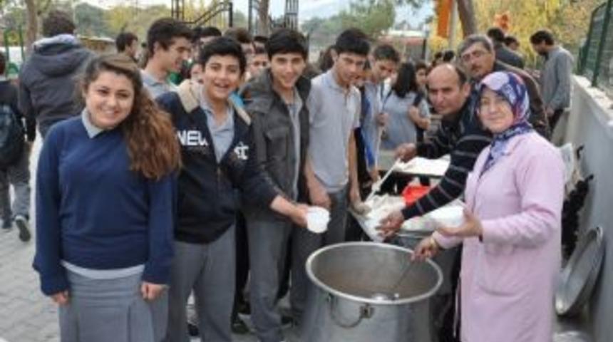 Kırkağa&ccedil; Anadolu &Ouml;ğretmen Lisesi'nden Aşure Hayrı
