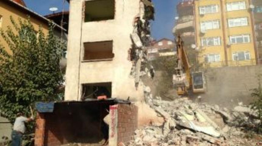 İzmit'te D&ouml;n&uuml;ş&uuml;m Yaşanıyor