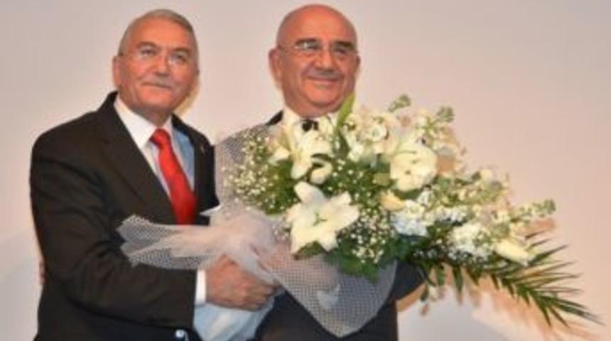 Esog&uuml;&rsquo;de Prof. Dr. M. Cem Ke&ccedil;ik İ&ccedil;in Emeklilik T&ouml;reni