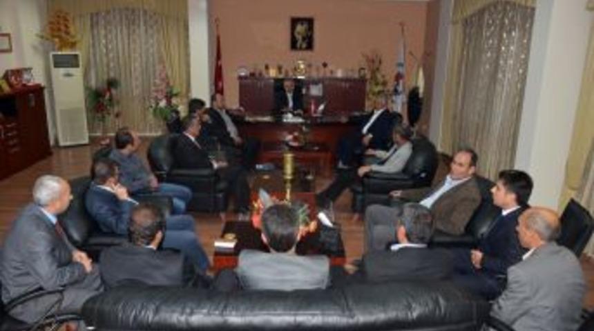 Başkan &Ouml;zgan, Muhtarlarla 2014'&uuml;n Yatırımlarını Konuştu