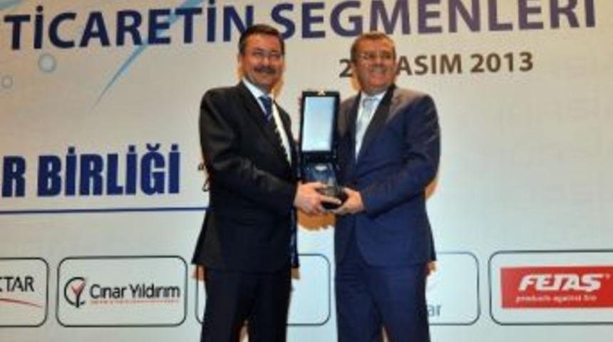 H&uuml;rsiad&rsquo;dan Başkan G&ouml;k&ccedil;ek&rsquo;e &Ouml;d&uuml;l