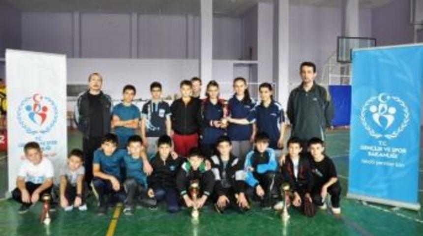 D&uuml;zce Masa Tenisi Takımı T&uuml;rkiye Şampiyonasına Gidiyor