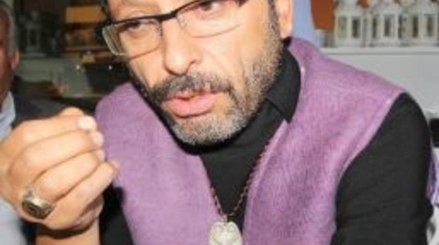 Yazar Sinan Yağmur: &ldquo;yalnız Gen&ccedil;lik, Romanlarımda Kendini Buldu&rdquo;