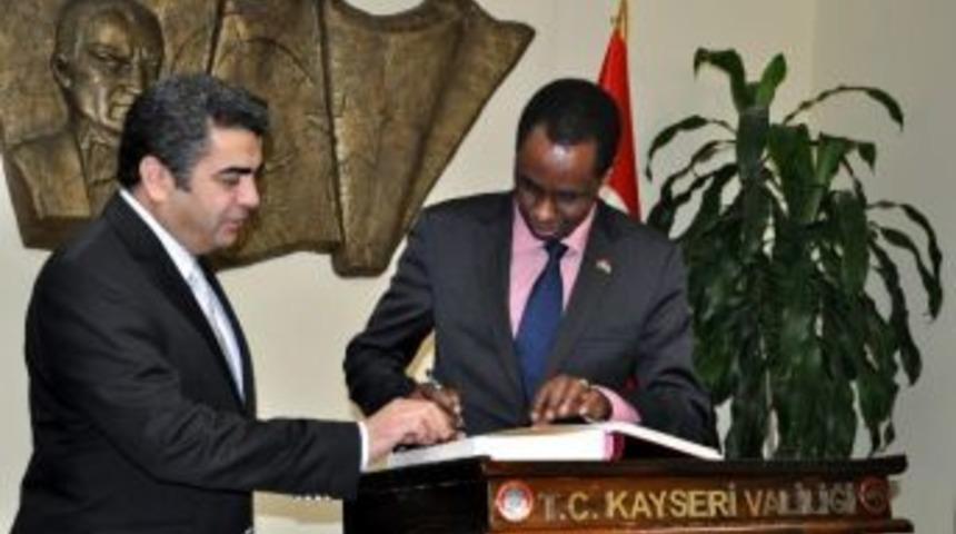 Cumhurbaşkanı G&uuml;l'&uuml;n Tavsiyesine Uydu, Kayseri'ye Geldi