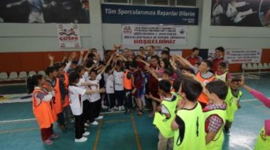 Başkan Cengiz, “yılın Çocuk Dostu Belediye Başkanı”