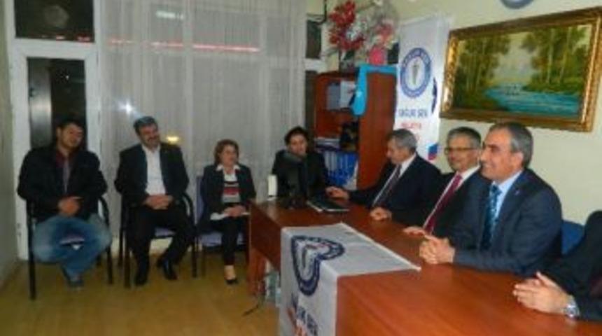 Prof. Dr. İbrahim Gezer'den Sağlık Sen&rsquo;e Ziyaret