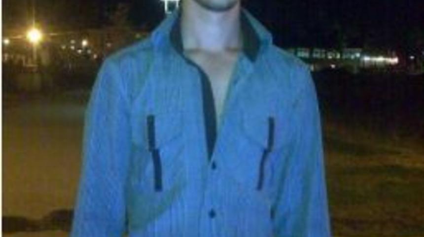 Uşak'ta İki Grup Arasındaki Kavgada Kan Aktı: 1 &Ouml;l&uuml;, 2 Yaralı