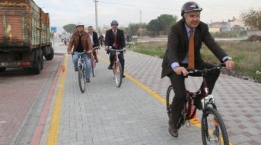 Akhisar&rsquo;ın İlk Bisiklet Yolu A&ccedil;ıldı