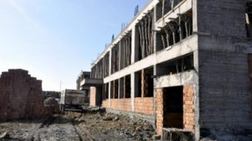 Siverek Kaymakamı K&ouml;y Okulunda İncelemede Bulundu