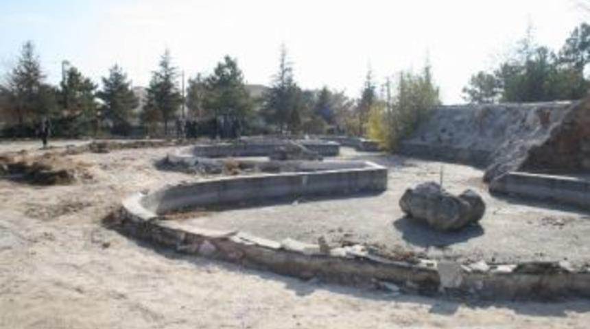 Bolvadin Belediye Yeni Hizmet Binası İ&ccedil;in Yer Teslimi Yapıldı