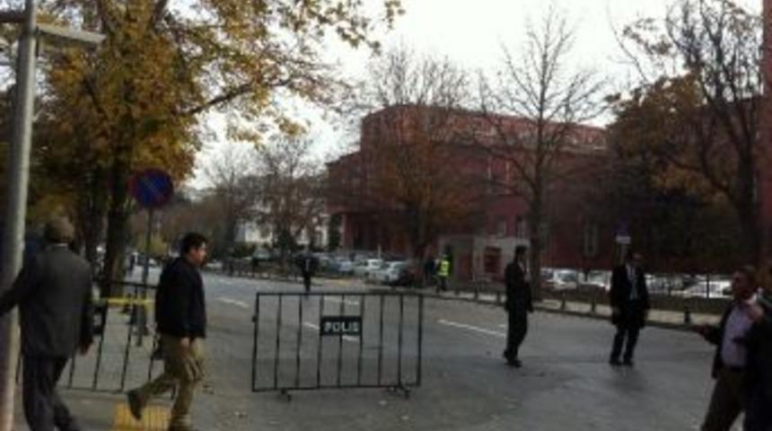 Başbakanlık Yakınlarında Canlı Bomba Alarmı