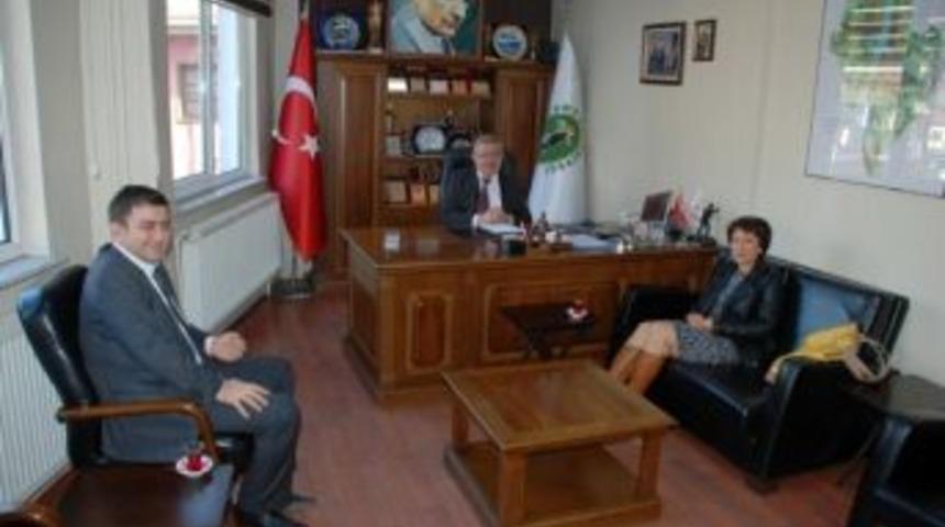 Banka M&uuml;d&uuml;r&uuml; &Ccedil;amurcu&rsquo;dan Başkan G&uuml;lşen&rsquo;e Ziyaret