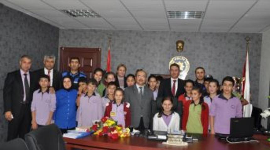 Öğrencilerden Kadirli Emniyetine Teşekkür Ziyareti
