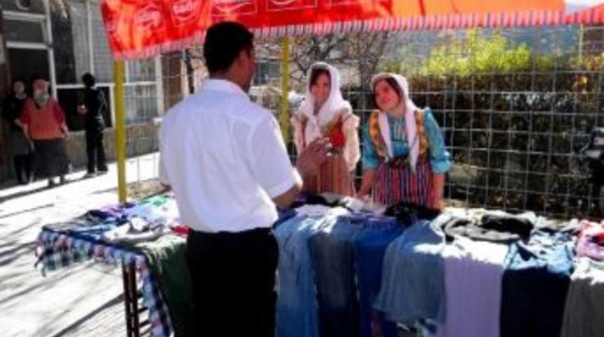 &Ccedil;pl &Ouml;ğrencileri Kermes D&uuml;zenledi