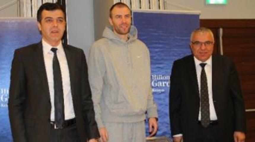 Torku Konya Milli Oyuncuyla Anlaştı