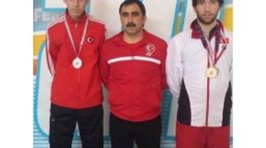 Erzincanlı Badmintoncular&rsquo;dan B&uuml;y&uuml;k Başarı