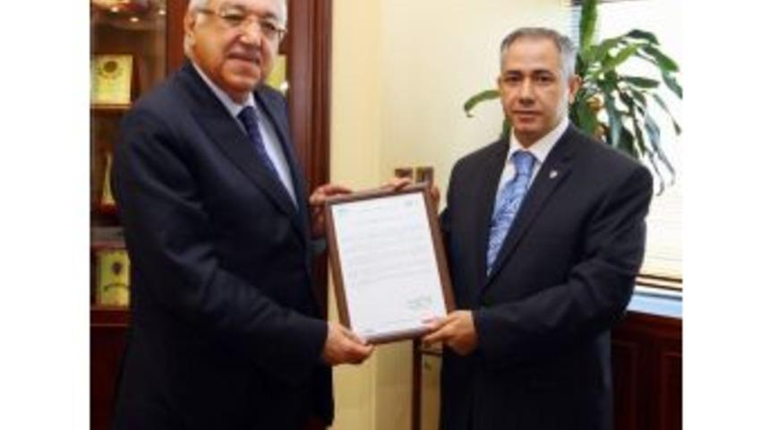 Sgk&rsquo;dan Naksan&rsquo;a Teşekk&uuml;r Plaketi