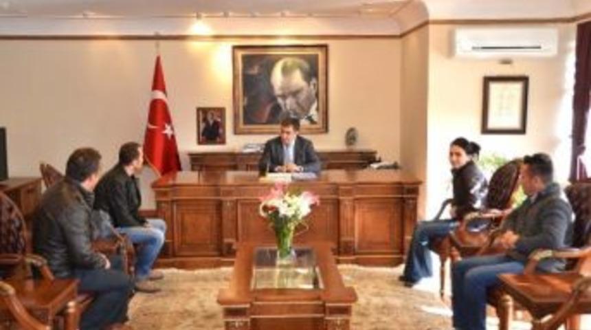 Vatan Hastanesi &Ccedil;alışanları Vali İzzettin K&uuml;&ccedil;&uuml;k&rsquo;&uuml; Ziyaret Etti