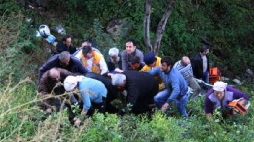 Direksiyon Hakimiyetini Kaybeden S&uuml;r&uuml;c&uuml; U&ccedil;uruma Yuvarlandı