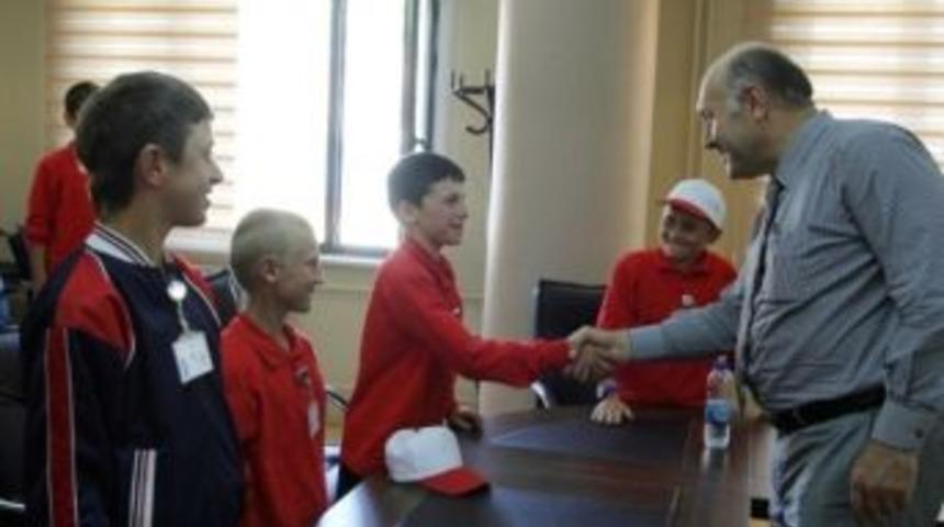 Belediye Başkanı Polat&rsquo;tan D&uuml;nya &Ccedil;ocuk Hakları G&uuml;n&uuml; Mesajı