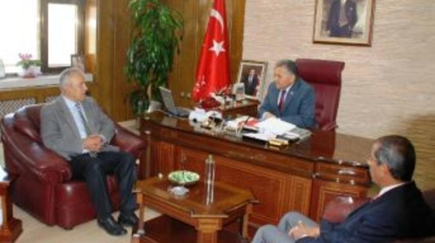 Futbol Saha Komiserleri Derneğinin Salon Sporun Adresine Ziyaretleri