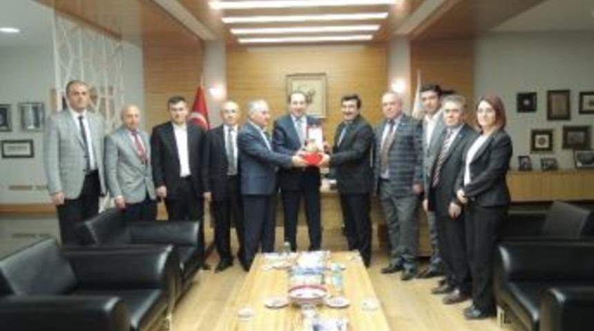 &Ccedil;orum Ticaret Borsası&rsquo;nda Rekt&ouml;r Alkan&rsquo;a Ziyaret