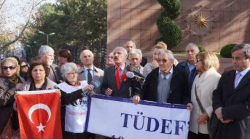 &Ccedil;ankaya K&ouml;şk&uuml; &Ouml;n&uuml;nde 'T&uuml;ketici Yasası' Protestosu