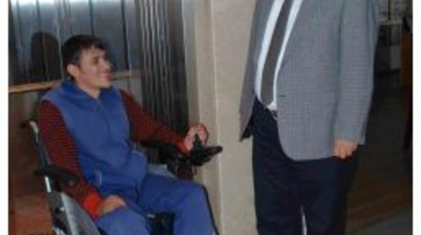 Engelli &Ouml;zg&uuml;r &Ccedil;etin&rsquo;den Başkan &Ouml;ngel&rsquo;e Teşekk&uuml;r