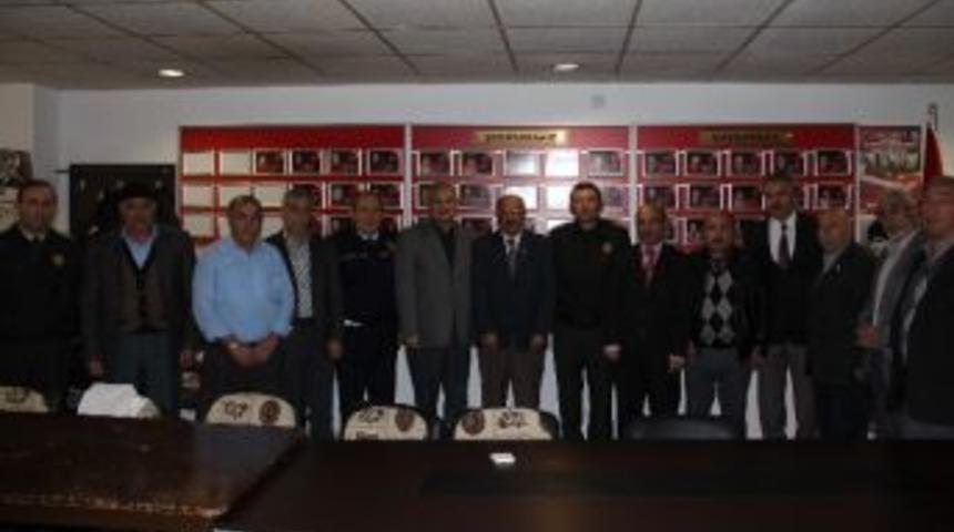 Komutandan Şehit Aileleri Ve Gaziler Derneğine Ziyaret