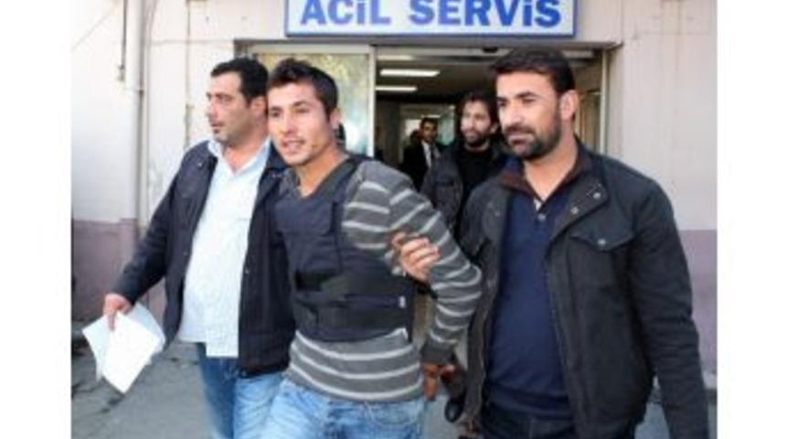 Manisa'da Bı&ccedil;aklı Kavga: 1 &Ouml;l&uuml;