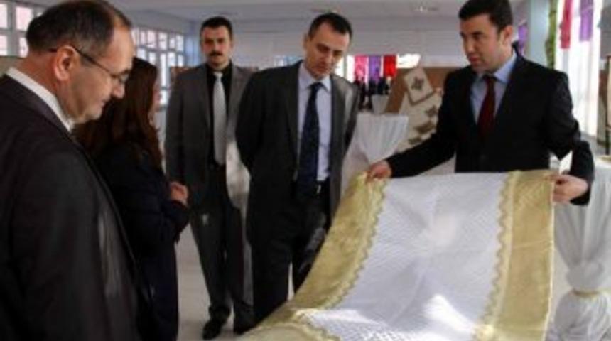 İşlemeyle Travmayı Atlatıp, Sergi A&ccedil;tılar