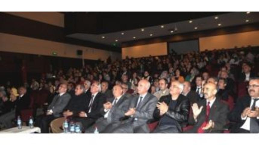 &Ouml;ğretmenler G&uuml;n&uuml;ne 'erken' Kutlama