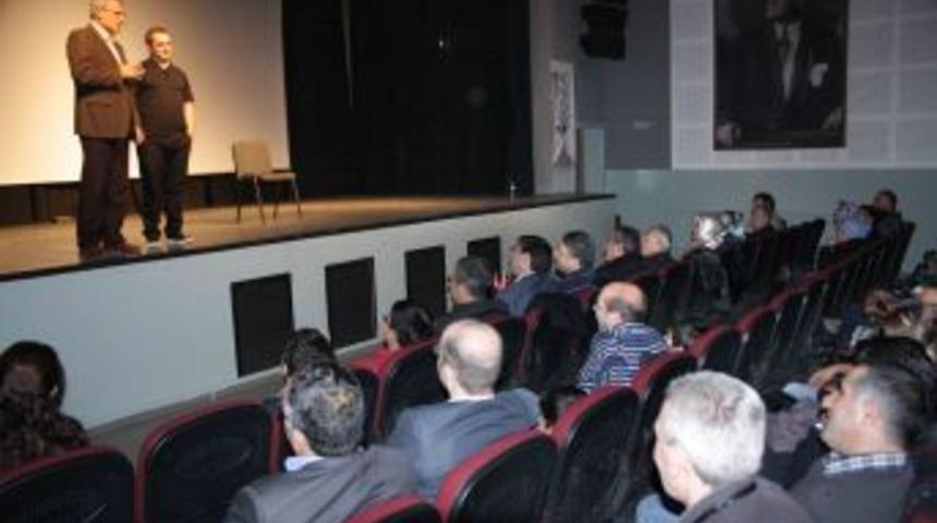 Kalender: &Ouml;ğretmenlerin Telif Hakkı Alması Gerekir