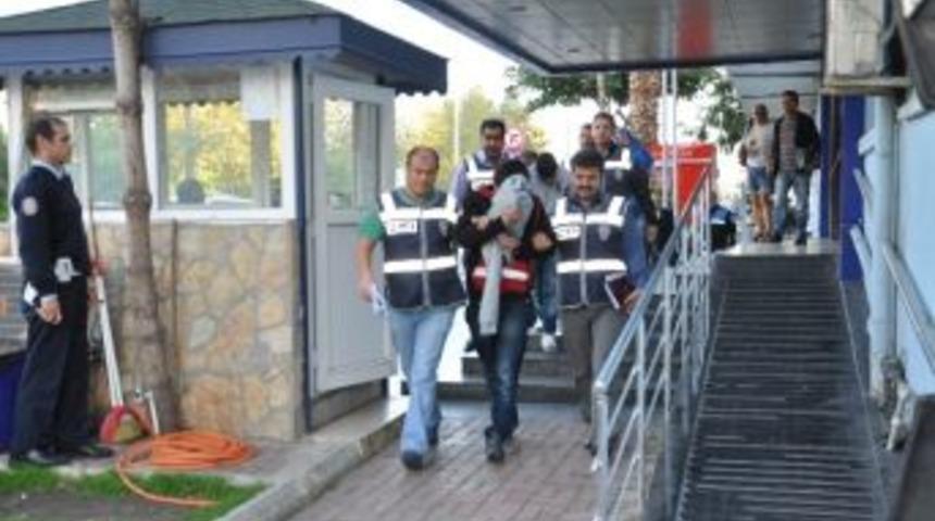 Alanya'da Seri Hırsızlar Yakalandı