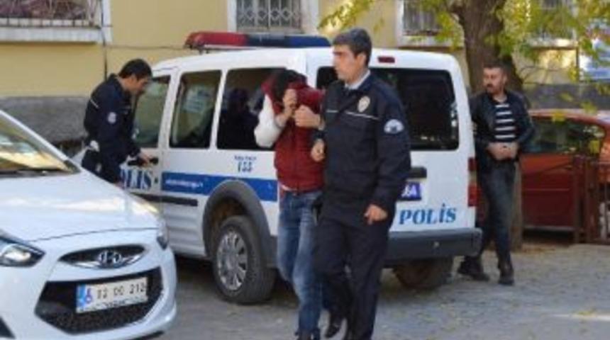 Polisi G&ouml;r&uuml;nce Ka&ccedil;an Hırsızlar Yakalandı