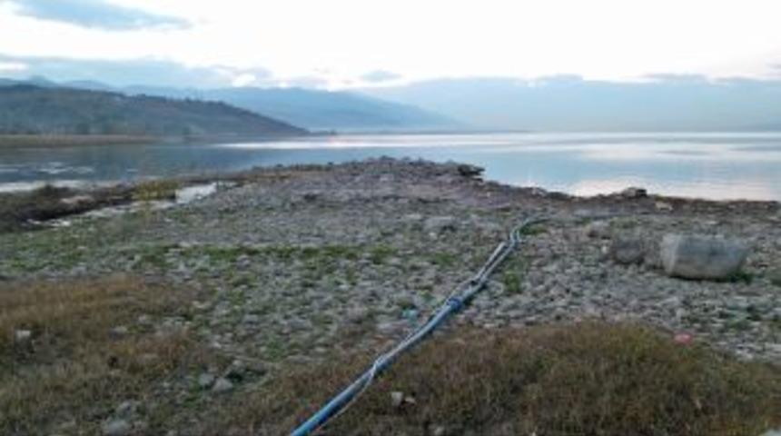 Sapanca G&ouml;l&uuml;'nde Su &Ccedil;ekilme Mesafesi 60 Metreyi Buldu