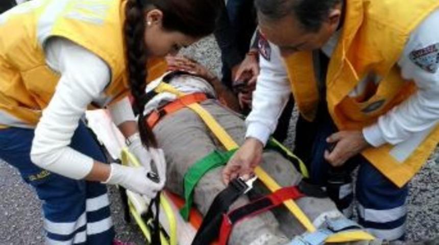 Sıvı Asfalt Y&uuml;kl&uuml; Tanker U&ccedil;uruma Yuvarlandı: 2 Yaralı