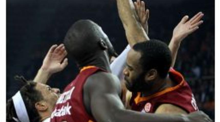 Galatasaray Liv Hospital, Montepaschi Siena'yı 54-52 Yendi