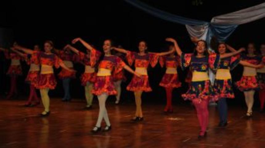 &lsquo;Biz Ebruyuz' &Ccedil;ocukları Diyarbakır&rsquo;ı Coşturdu