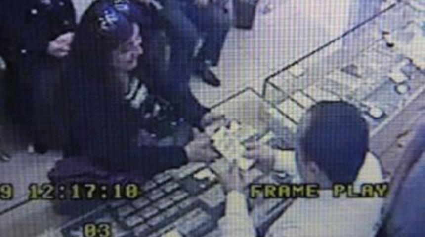 Kuyumcuları dolandıran gen&ccedil; kız g&uuml;venlik kamerasına yakalandı