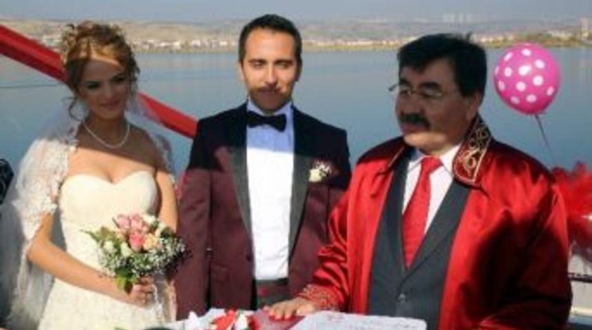 Denizi Olmayan Başkent&rsquo;te Teknede Nikah