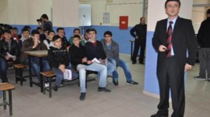 &Ouml;ğrenciler Uyuşturucu Madde Hakkında Bilgilendiriliyor