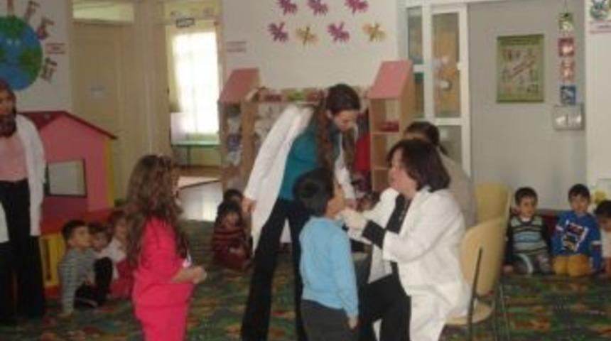 Minik &Ouml;ğrencilere Diş Sağlığı Taraması Yapıldı