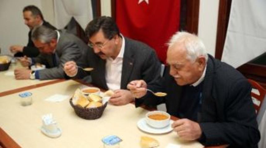 Başkan Odabaşı'ndan &Ccedil;orba İkramı