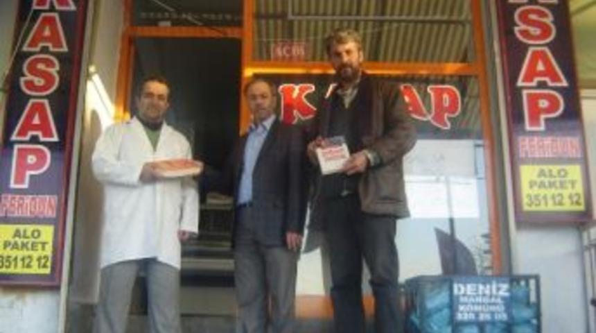 Muhtar Adayından &Ouml;rnek Davranış