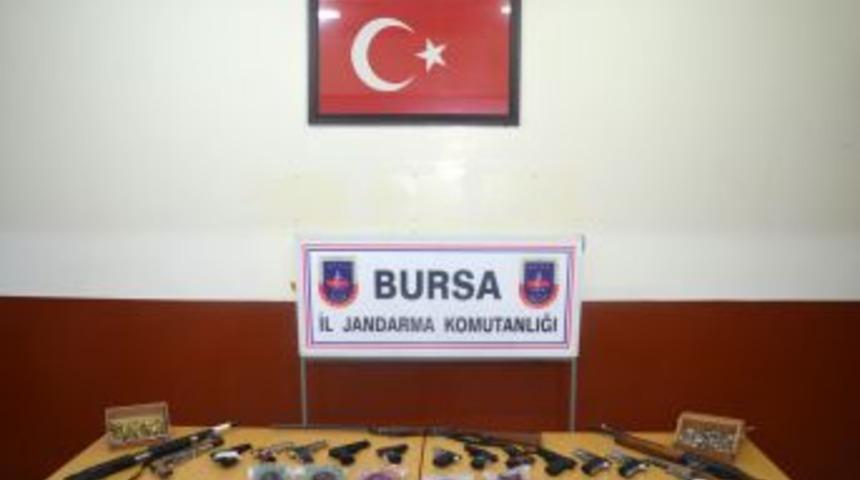 D&uuml;ğ&uuml;n yeri değil cephanelik &ccedil;ıktı