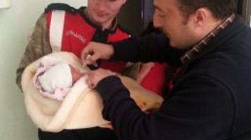 Jandarmadan Aşı Kampanyasına Destek S&uuml;r&uuml;yor